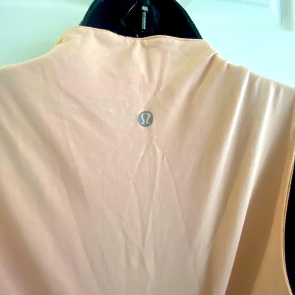 Lululemon top - Picture 3 of 5